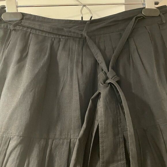 Burberry vintage black midi wrap skirt size 6 EUC - Picture 4 of 5